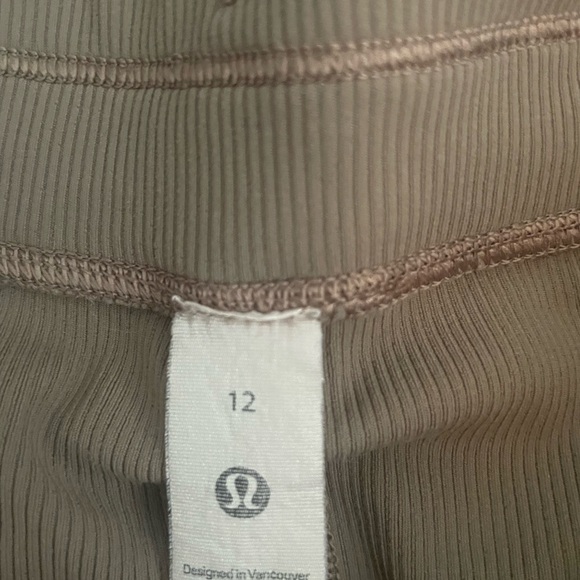 Lululemon Dance Studio Mid Rise Pant (Regular) Size 12 - Picture 3 of 3